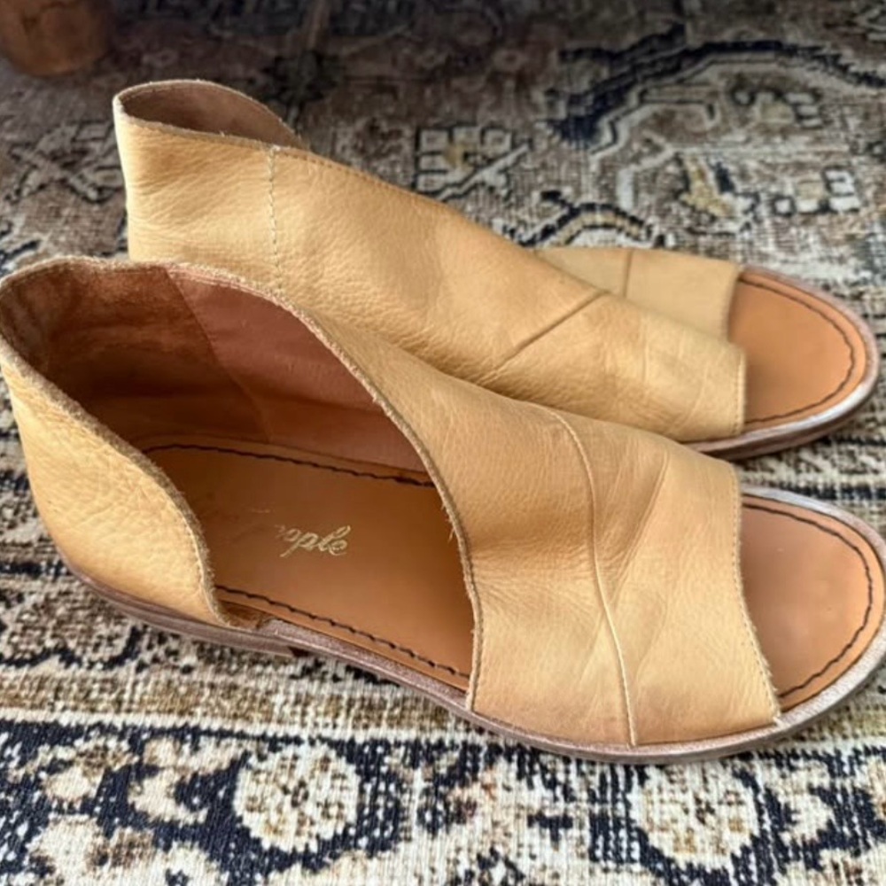 Free People Mont Blanc Sandal. Size 37